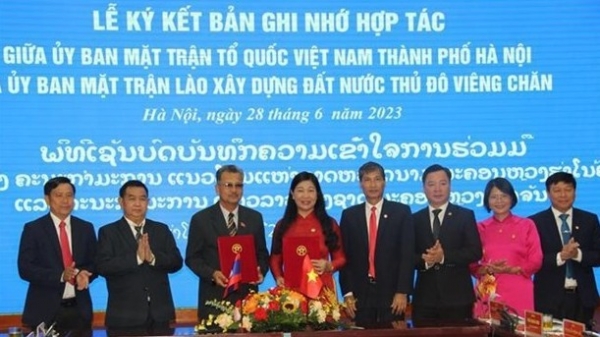 Hanoi, Vientiane Fronts signed MOU on bilateral cooperation