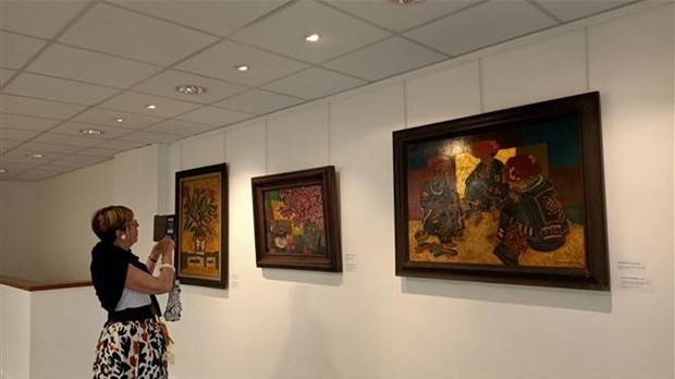 Exhibition “Colours of Vietnam” attracts French public