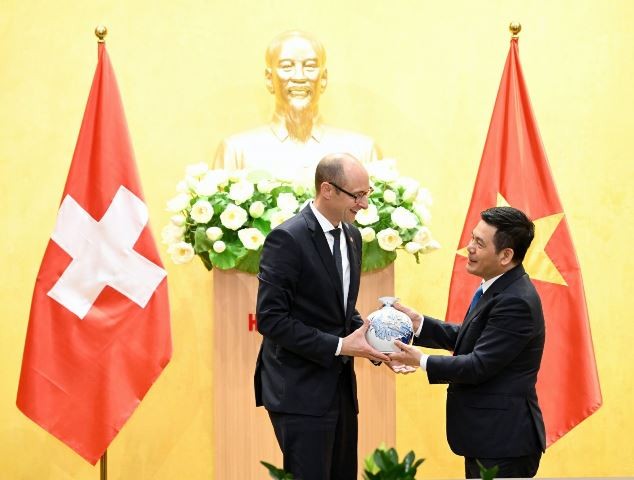 Vietnam, Switzerland boost economic, trade, and investment ties