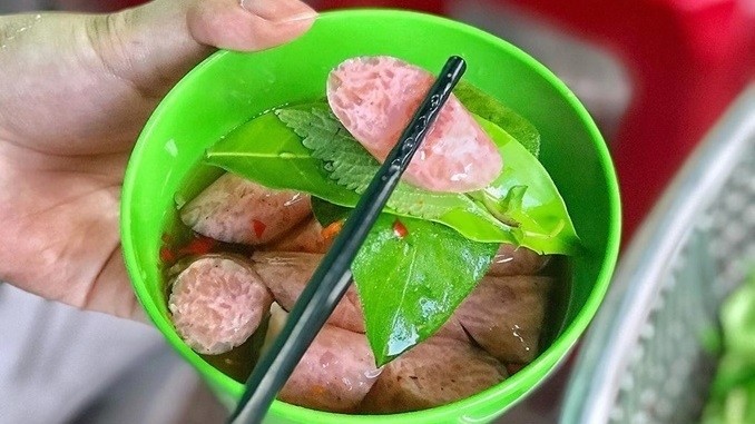 Hai Phong's sour sausages (nem chua).