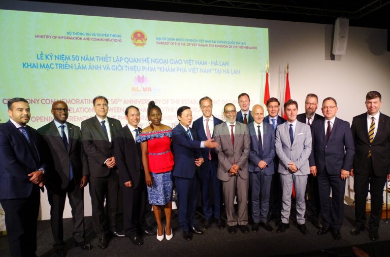 Some of the ambassadors attending the 50 Anniversary of Vietnam / Dutch diplomatic relations.(Source: diplomatmagazine)