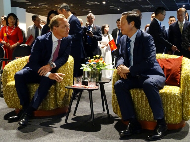 His Royal Highness Prince Jaime de Bourbon de Parme and His Excellency Mr. Trần Hồng H&agrave;.(Source: diplomatmagazine)