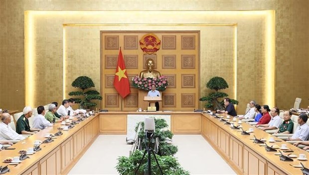 Prime Minister receives delegation of 40 national contributors from Nam Dinh