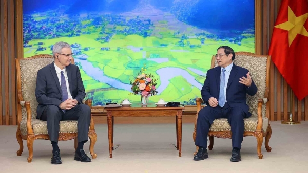 Prime Minister Pham Minh Chinh receives outgoing French Ambassador