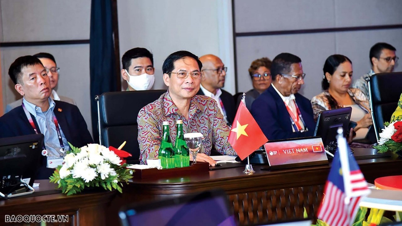 ASEAN exerting efforts to maintain peace, stability, prosperity: Ambassador Vu Ho