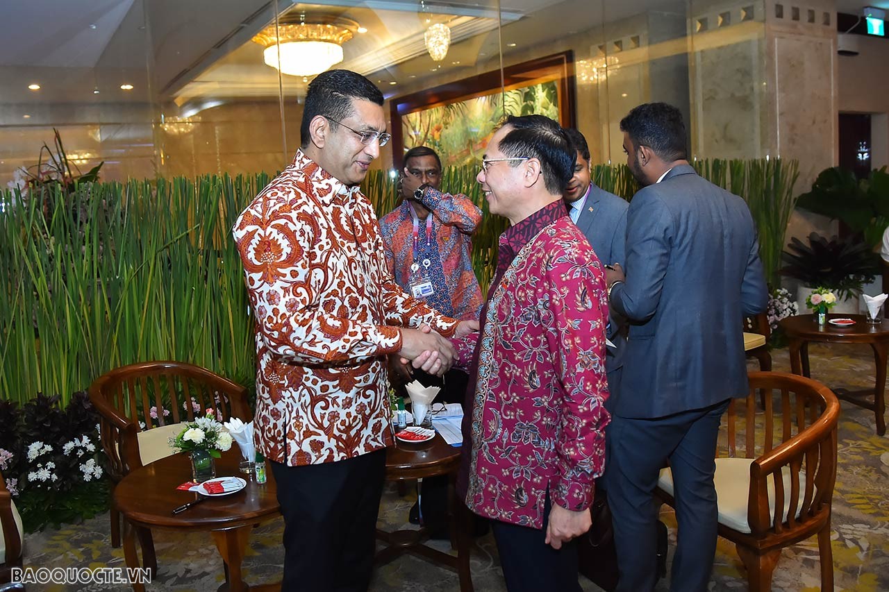 AMM-56: Foreign Minister Bui Thanh Son meets foreign counterparts AMM-56: Foreign Minister Bui Thanh Son meets foreign counterparts