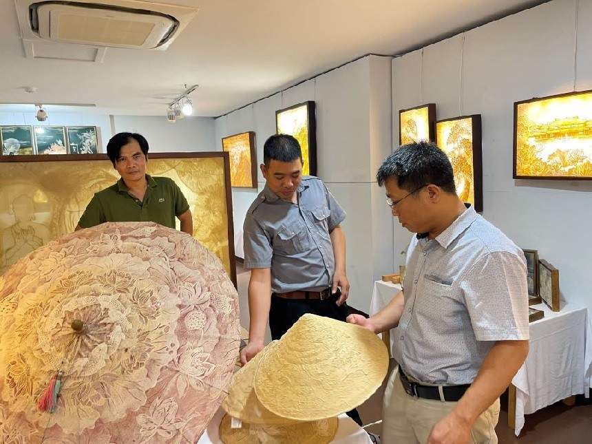 Bamboo paper exhibition hits in Da Nang until July 23. (Photo: Thanh Vuong)