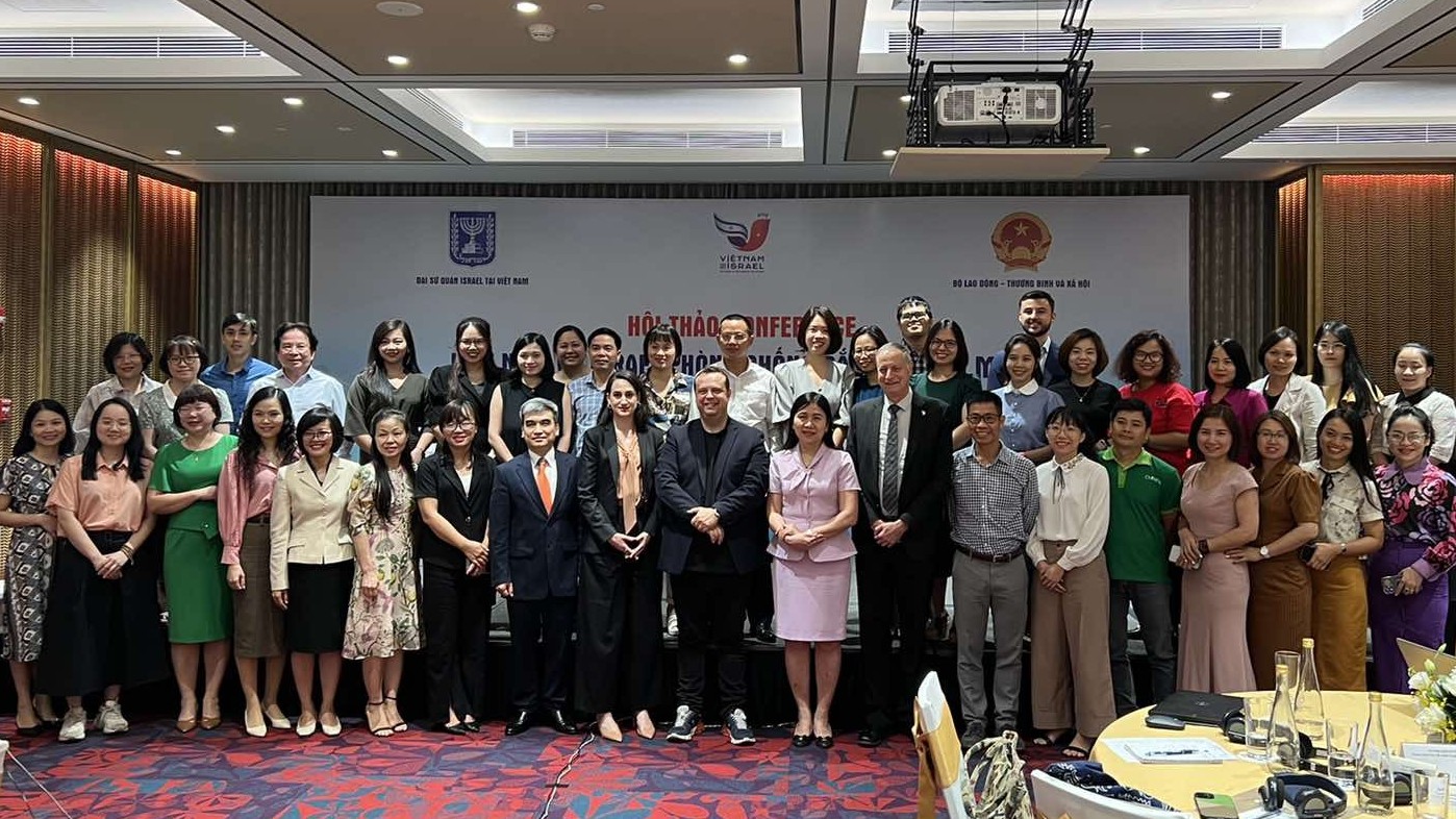 Combatting and preventing cyberbullying: Vietnam and Israel solutions