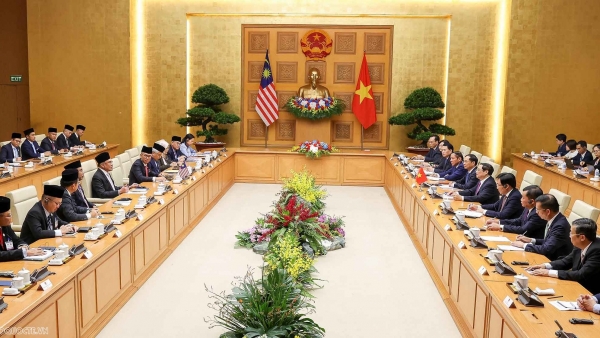 Vietnamese, Malaysian PMs delighted at development of bilateral relations