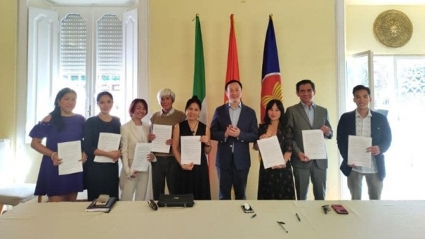 Union gathers presidents of Vietnamese people's associations in Italy