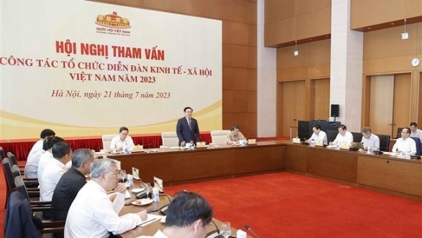 NA Chairman Vuong Dinh Hue presides over consultations on 2023 socio-economic forum