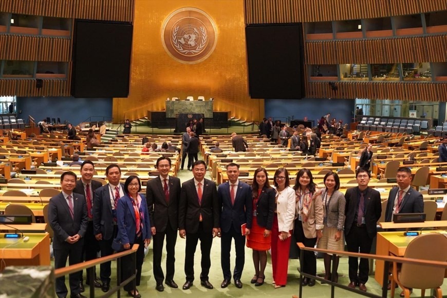 The Vietnamese delegation attending a meeting to vote and announce the results of membership of the United Nations Human Rights Council. (Photo: VNP/VNA)