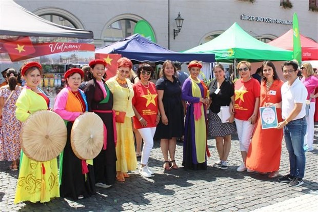 Vietnamese culture introduced at summer festival in Germany | Culture - Sports  | Vietnam+ (VietnamPlus)