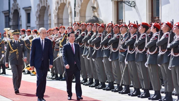 Official welcome ceremony held for President Vo Van Thuong in Vienna