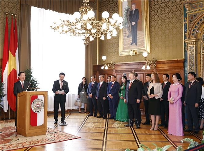 President Vo Van Thuong had meeting with Mayor of Vienna