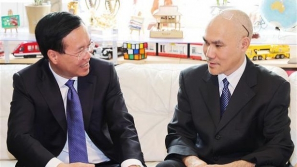 President Vo Van Thuong meets reputable Vietnamese physicist in Vienna