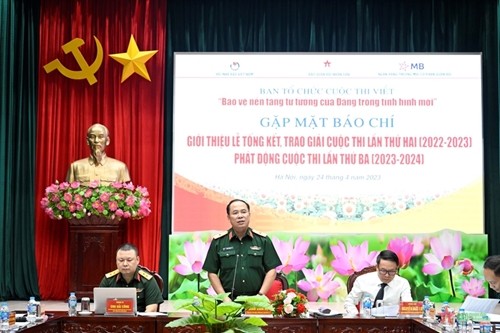 Over 3.700 entries sent to writing contest on protecting Party’s ideological foundation | Society | Vietnam+ (VietnamPlus)