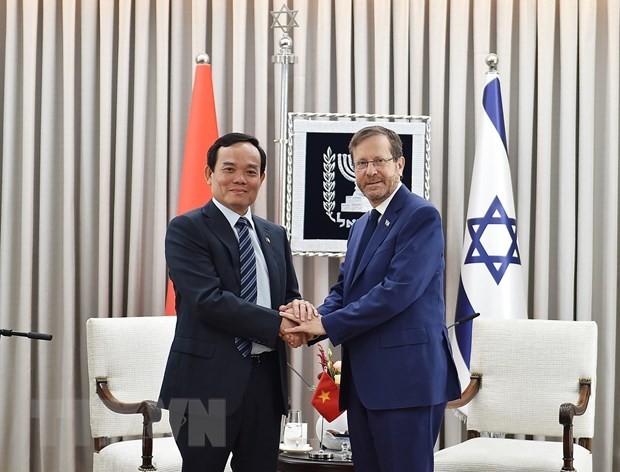 Deputy PM Tran Luu Quang has a meeting with Israeli President Isaac Herzog
