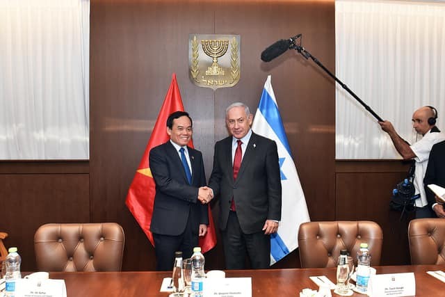 Deputy PM Tran Luu Quang, Israeli PM Benjamin Netanyahu hold talks