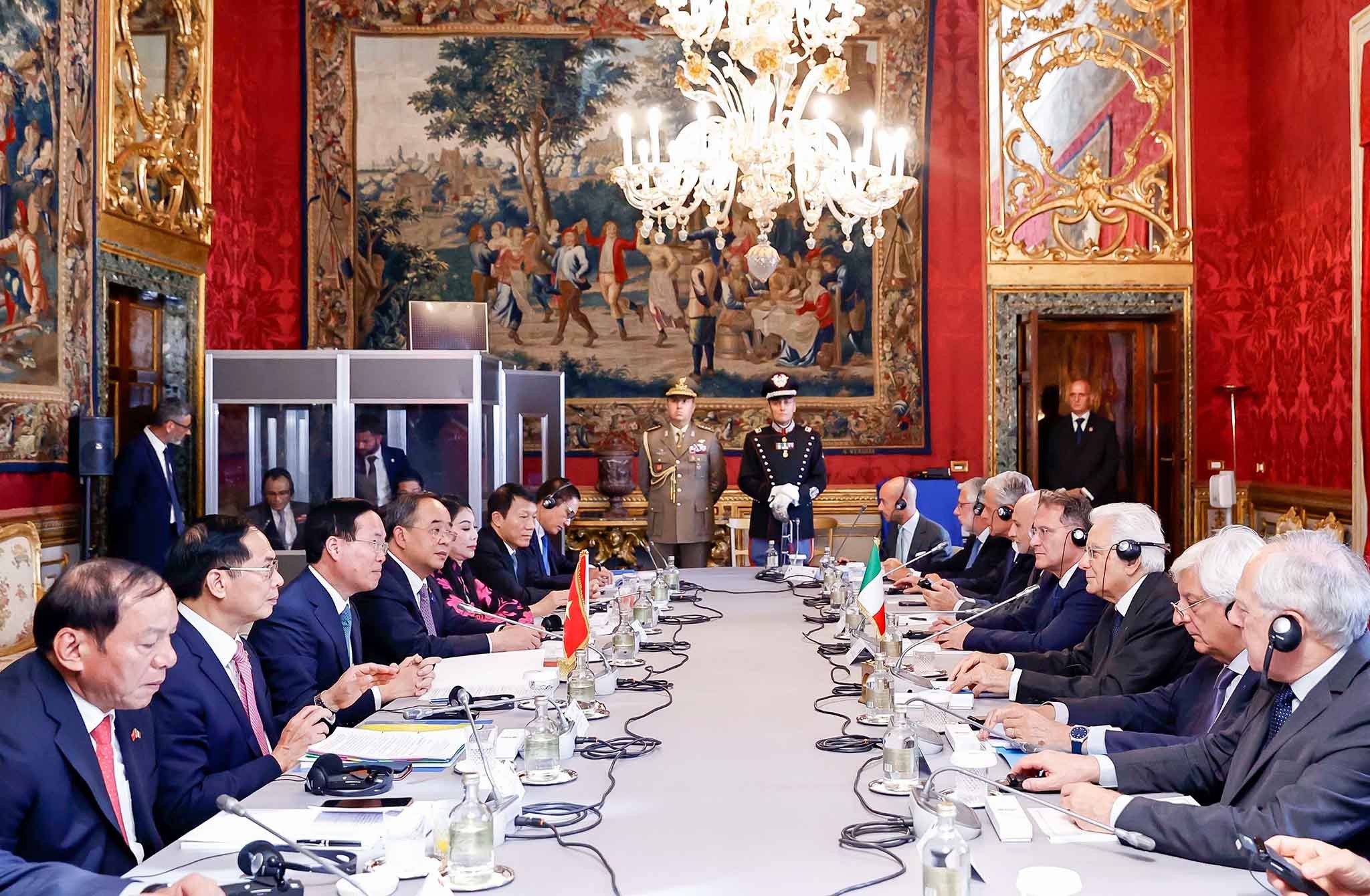 Vietnamese, Italian Presidents agree on major measures to boost strategic partnership