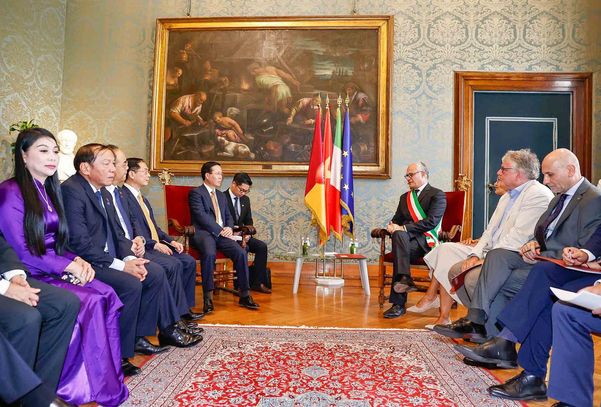 President Vo Van Thuong meets Mayor of Rome