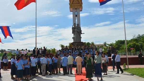 Incense offering ceremonies for Vietnamese martyrs held in Phnom Penh