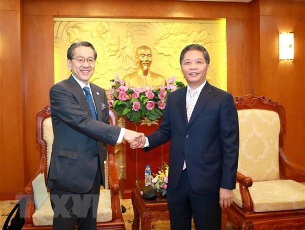 Party Politburo member receives JBIC Chairman of the Board of Directors