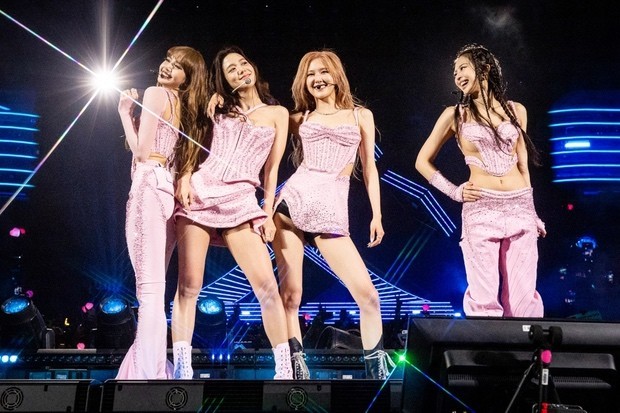 BLACKPINK takes Hanoi by storm on first Born Pink night
