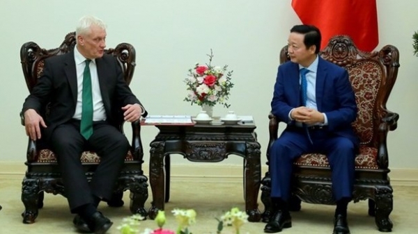 Deputy PM Tran Hong Ha receives UK Minister Graham Stuart