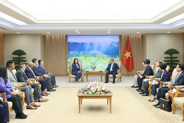 Prime Minister Pham Minh Chinh hosts officials, businesses from US state of California