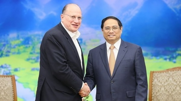PM Pham Minh Chinh receives Group Chairman of HSBC Holdings Plc Mark Tucker