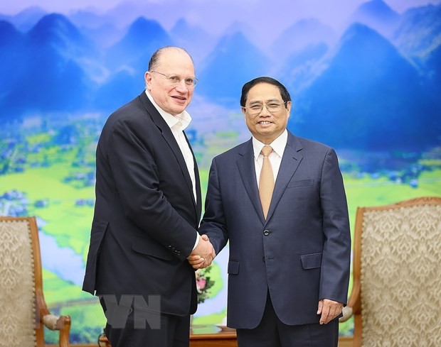 PM Pham Minh Chinh receives Group Chairman of HSBC Holdings Plc Mark Tucker