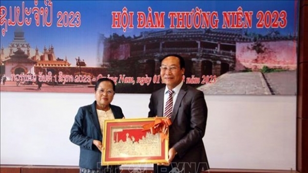 Vietname-Laos tighten friendship, cooperation among localities