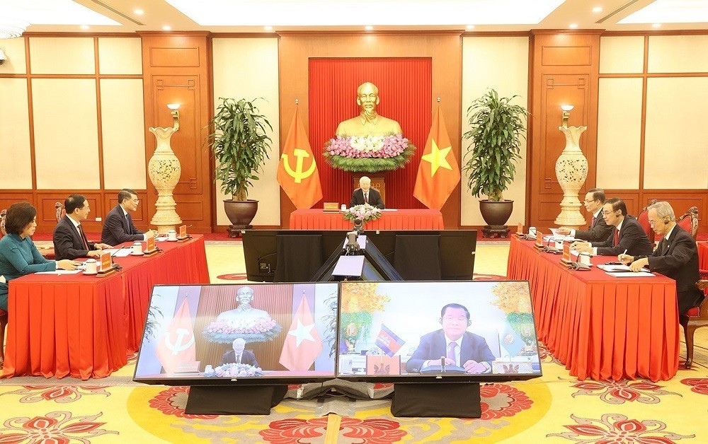 (08.05) General Secretary Nguyen Phu Trong held talks with Cambodia's President of CPP Samdech Techo Hun Sen on August 5th. (Source VNA)