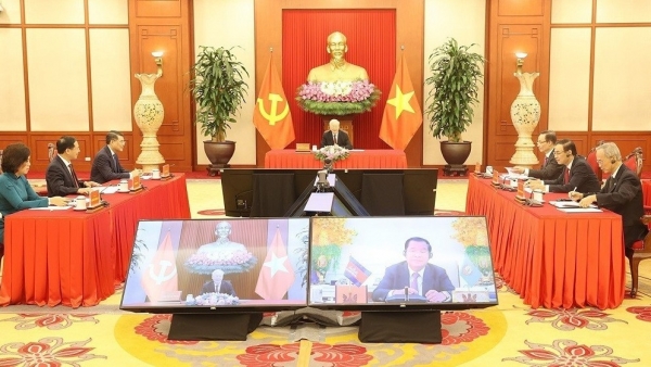 General Secretary Nguyen Phu Trong held phone talks with Cambodia's CPP President, PM Hun Sen