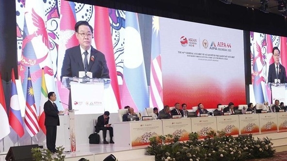 NA Chairman Vuong Dinh Hue puts forth key proposals at AIPA-44