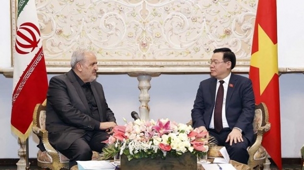 NA Chairman Vuong Dinh Hue receives Iranian Minister of Industry, Mine, Trade