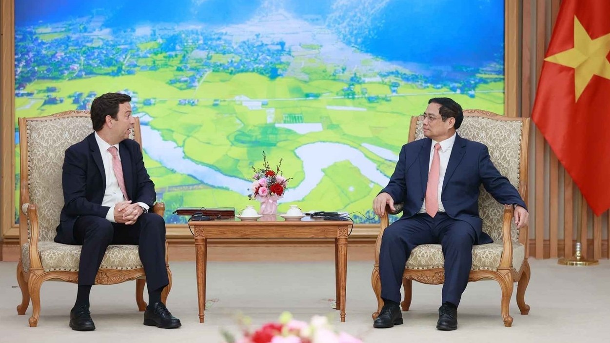 Prime Minister Pham Minh Chinh receives Abbott's Chairman Robert Ford