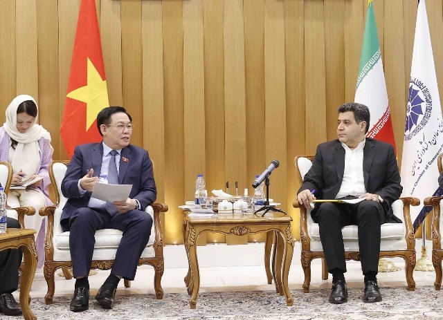 NA Chairman Vuong Dinh Hue receives Head of Iran Chamber of Commerce, Industries, Mines, Agriculture