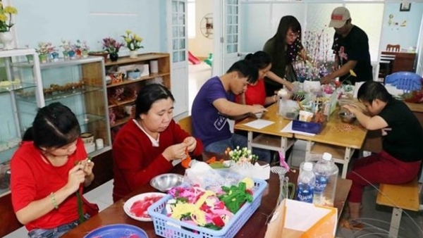Joint efforts exerted to alleviate plight of AO victims in Vietnam