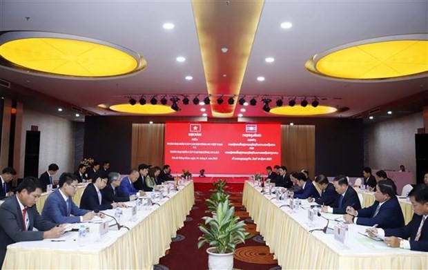 Vietnam, Laos Public Security Deputy Ministers hold talks