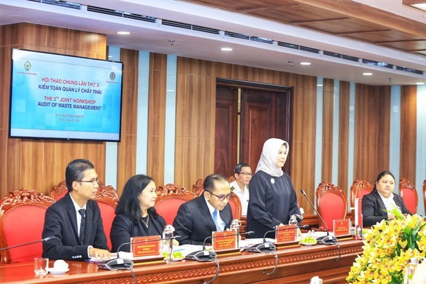 Chairperson of the Audit Board of Indonesia (BPK) Isma Yatun speaks at a joint workshop with the State Audit Office of Vietnam in Hanoi on August 11. (Photo: VNA)