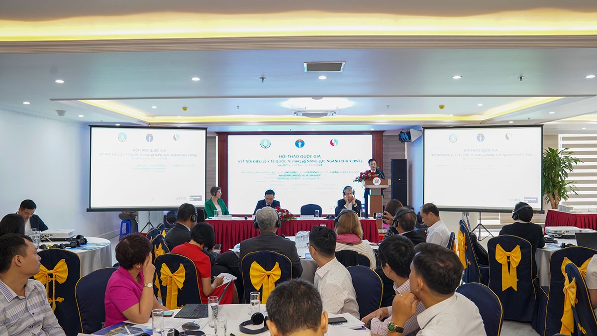 Historic meeting to protect human, animal and environmental health held in Hai Phong