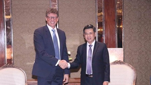 HCM City People's Council Vice Chairman hosts Siemens CEO Smart Infrastructure