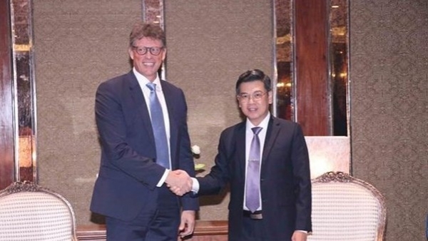 HCM City People's Council Vice Chairman hosts Siemens CEO Smart Infrastructure