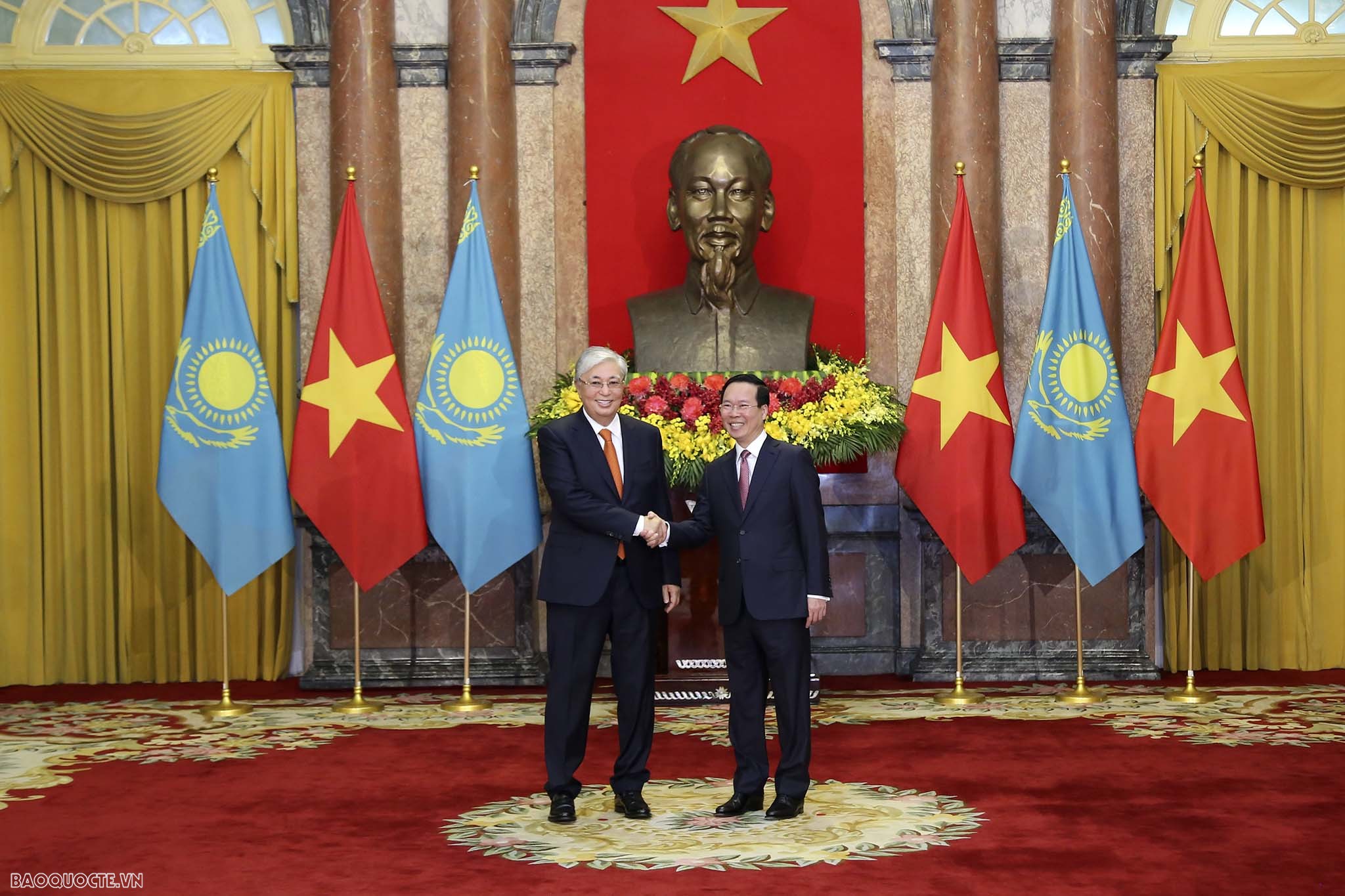 Vietnamese, Kazakh Presidents hold talks, seeking measures to forge cooperation