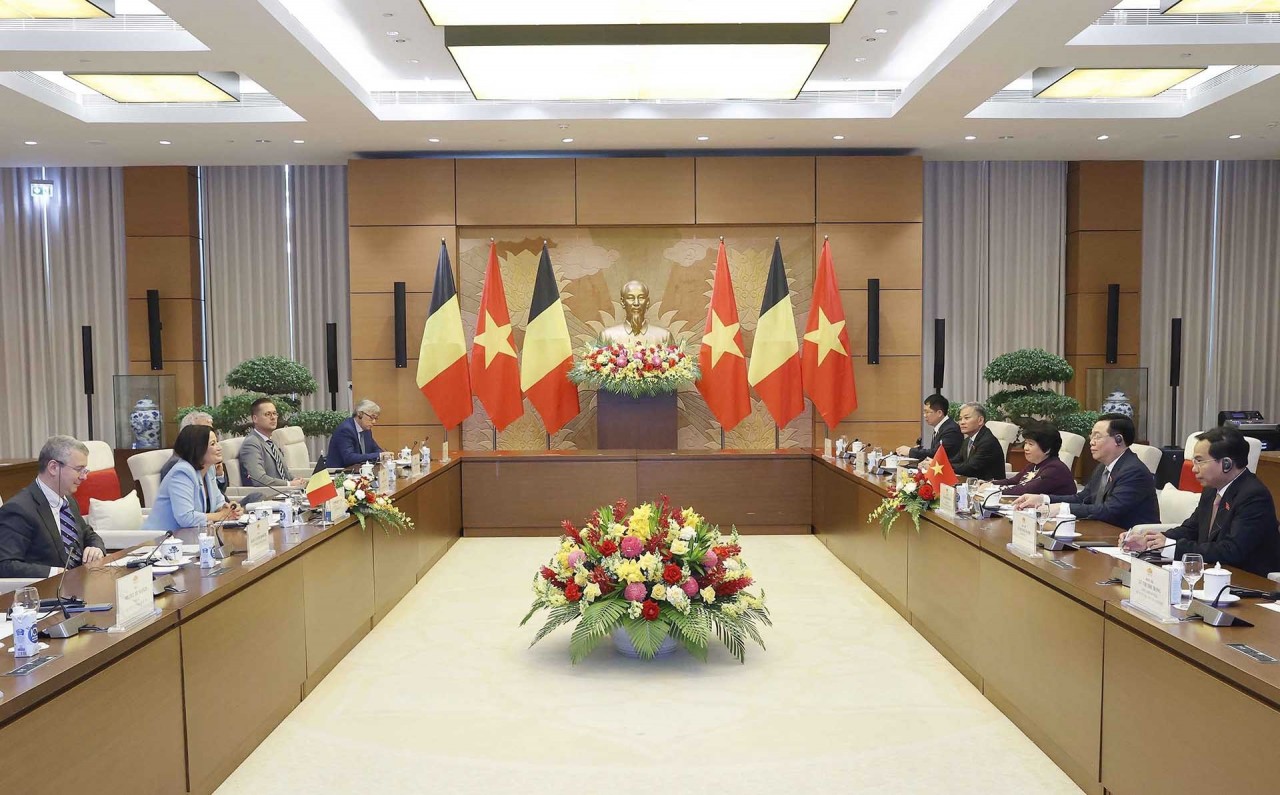 NA Chairman Vuong Dinh Hue, Belgian Senate President Stephanie D’Hose hold talks