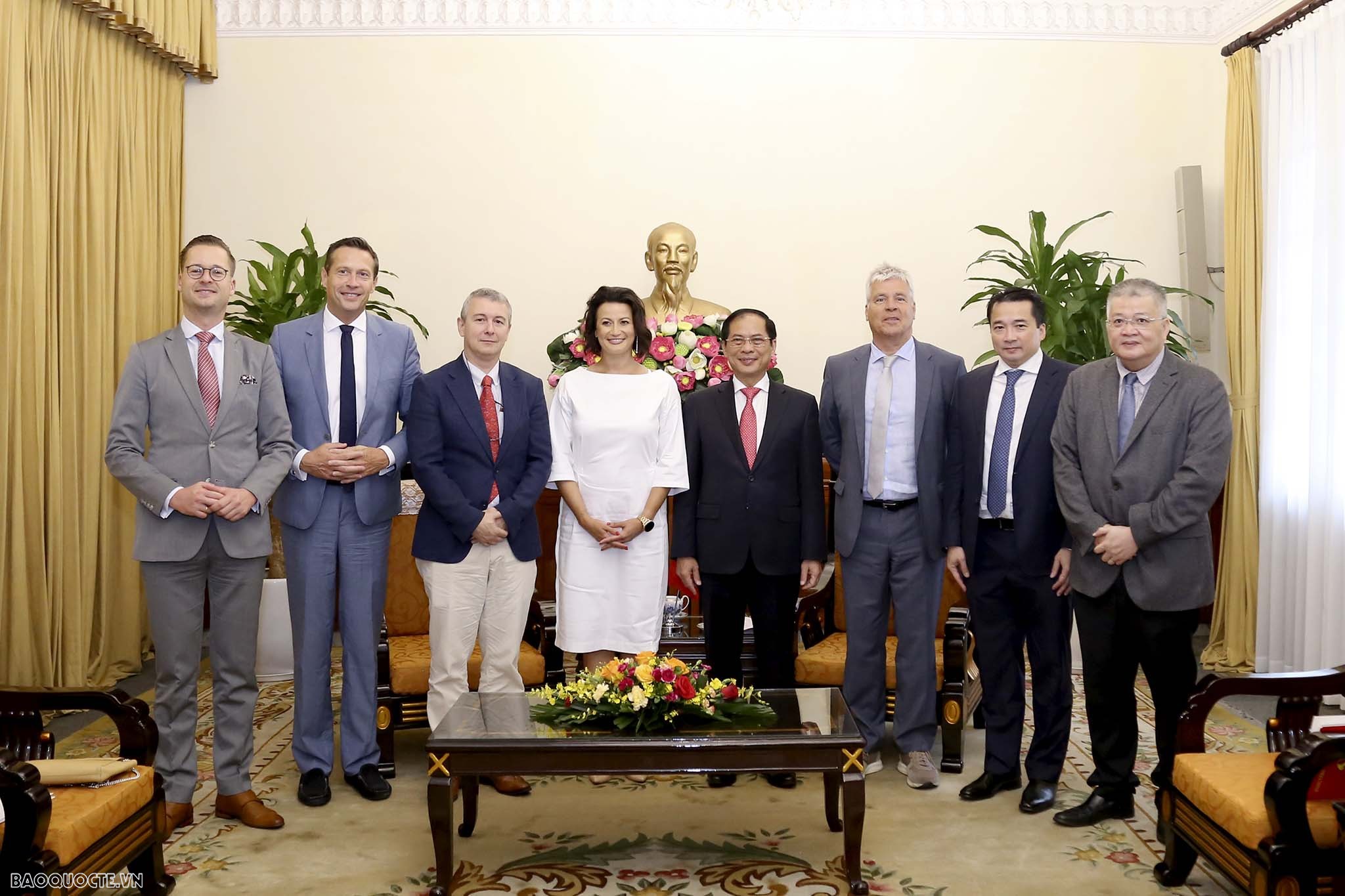 Foreign Minister Bui Thanh Son receives Belgian Senate President Stéphanie D'Hose