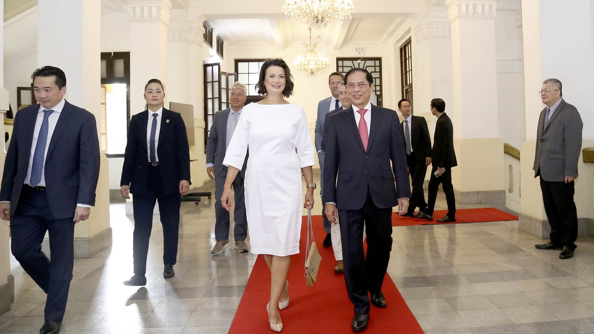 Foreign Minister Bui Thanh Son receives Belgian Senate President Stéphanie D'Hose