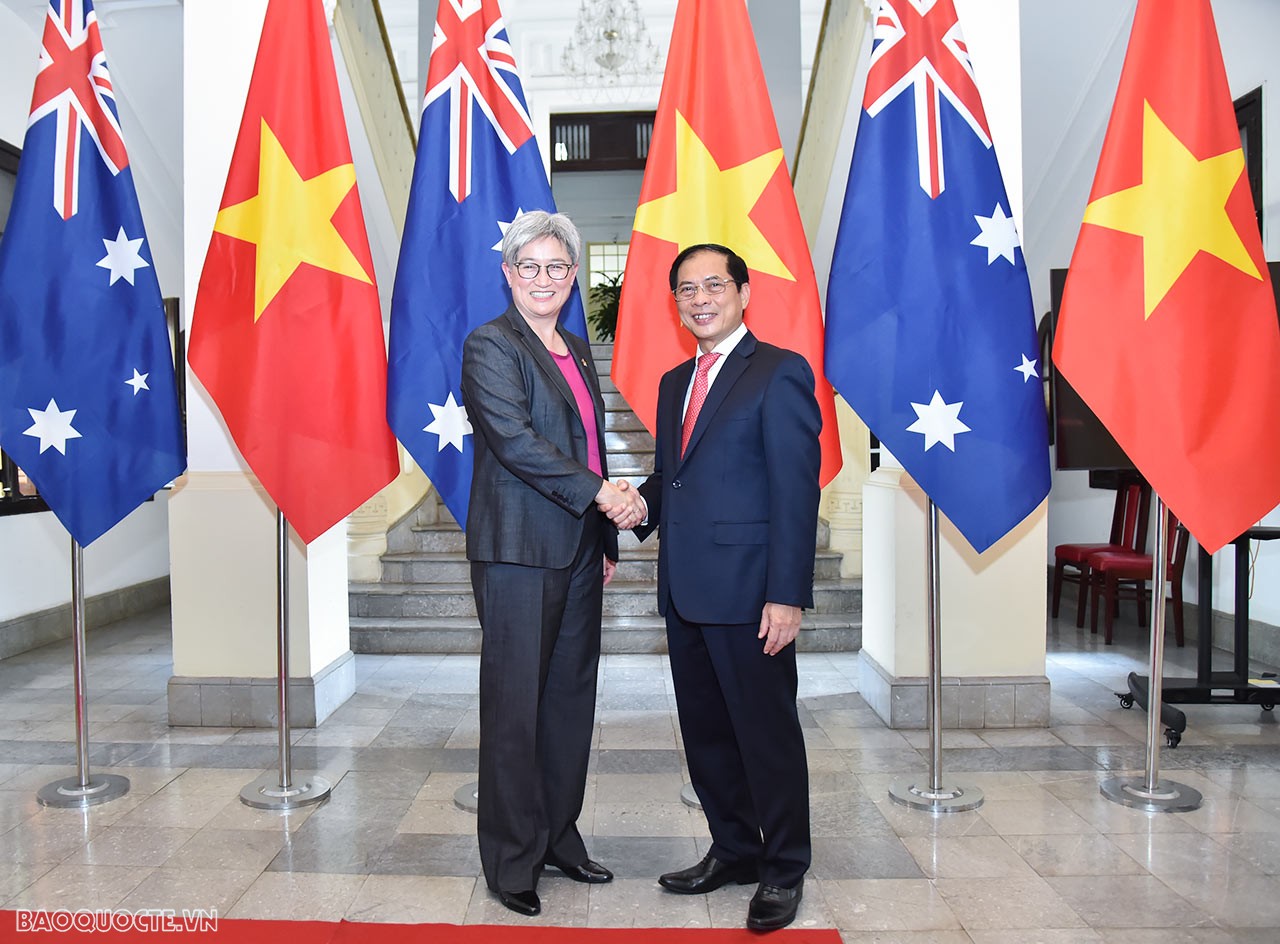 Sáng ngày 22/8, tại Trụ sở Bộ, Bộ trưởng Ngoại giao Bùi Thanh Sơn và Bộ trưởng Ngoại giao Australia Penny Wong đã đồng chủ trì Hội nghị Bộ trưởng Ngoại giao Việt Nam-Ausralia lần thứ 5 nhân dịp bà Penny Wong thăm chính thức Việt Nam lần thứ hai. (Ảnh: Tuấ